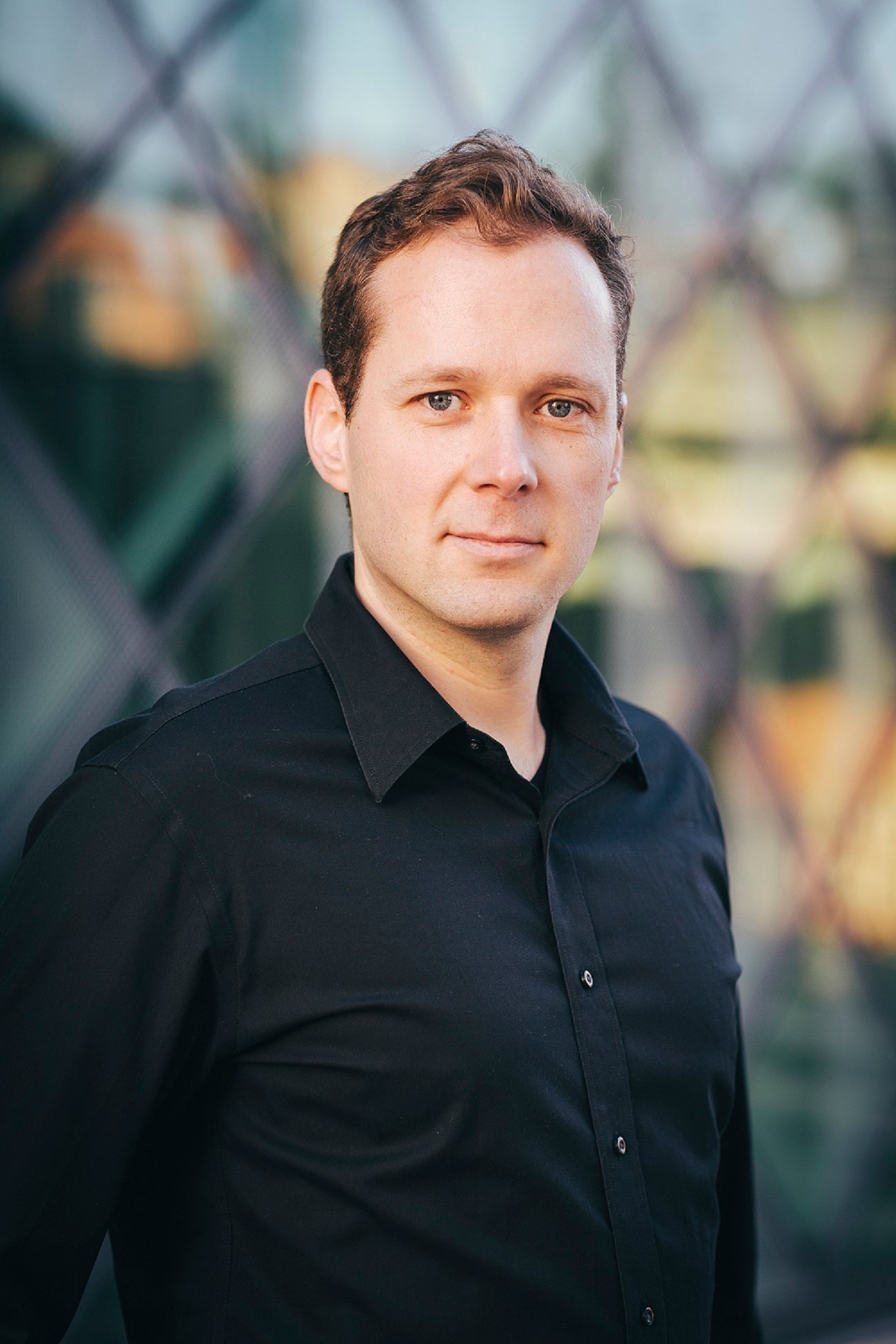 inline_680_https://www.leipzigschoolofmedia.de/hubfs/Philipp_Eins_Harms_01.jpg