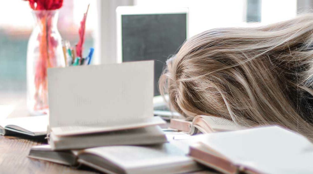 Lernen neben dem Beruf: Tipps für Lernmotivation und -organisation